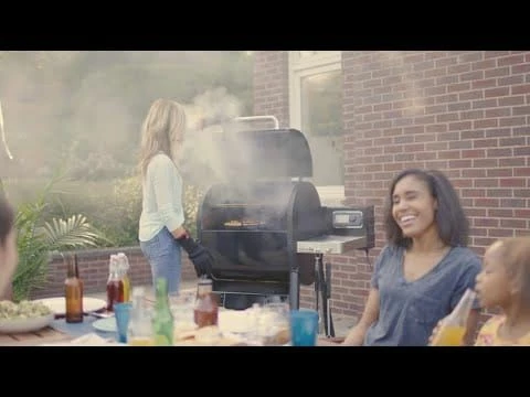 Weber Smokefire EX4 (2nd Gen) 24in Wood Fired Pellet Grill 2 Weber Smokefire EX4 (2nd Gen) 24in Wood Fired Pellet Grill - Image 2